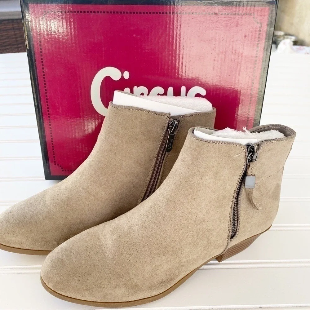 Circus by Sam Edelman Paula Hunter Booties Size 4 Putty Suede Ankle Boots New